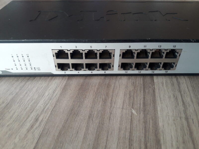 DLINK SWITCH 1016D 16 PORT