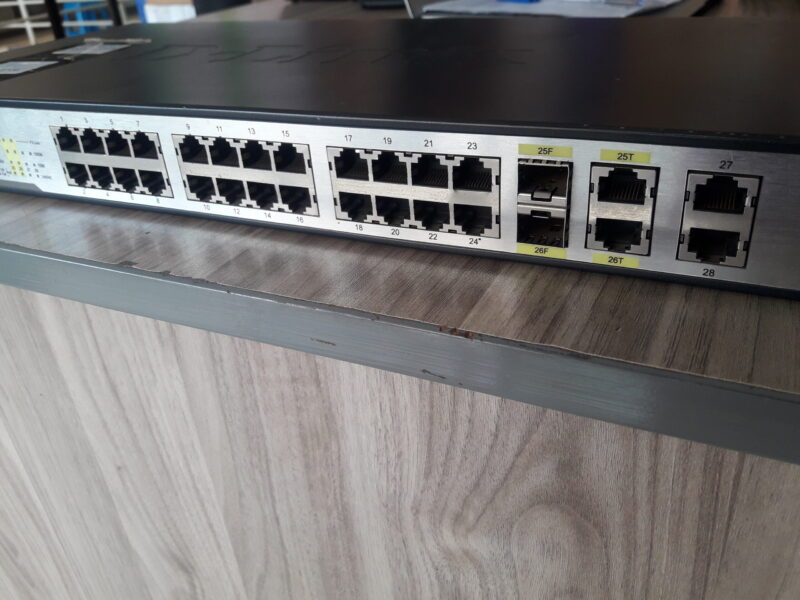 DLINK 1228P 24 PORT POE SWITCH